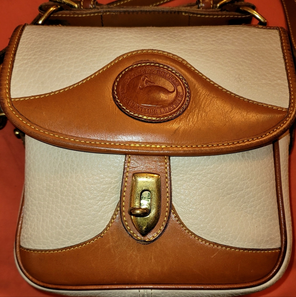 ‼️SOLD‼️ Authentic Vintage Crossbody Dooney and Bourke